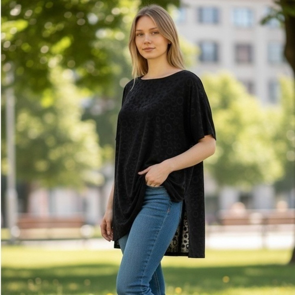 Chicos Travelers Black Polka Dot Tunic Size 1 M/8 Stretch Capsule Minimalist Top